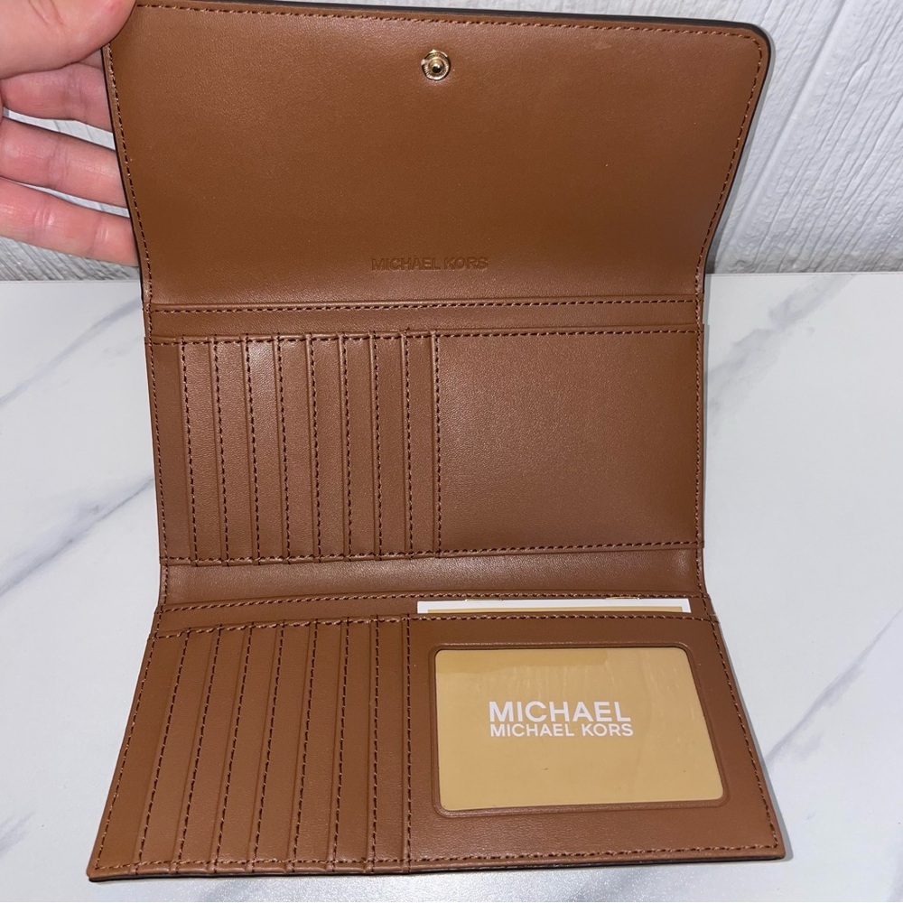 Michael Kors Gray Wallet Sleek Design Compact Size - Picture 6 of 8